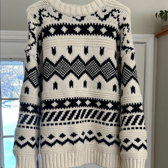 H&M Sweaters - H&M Black and White Patterned Sweater